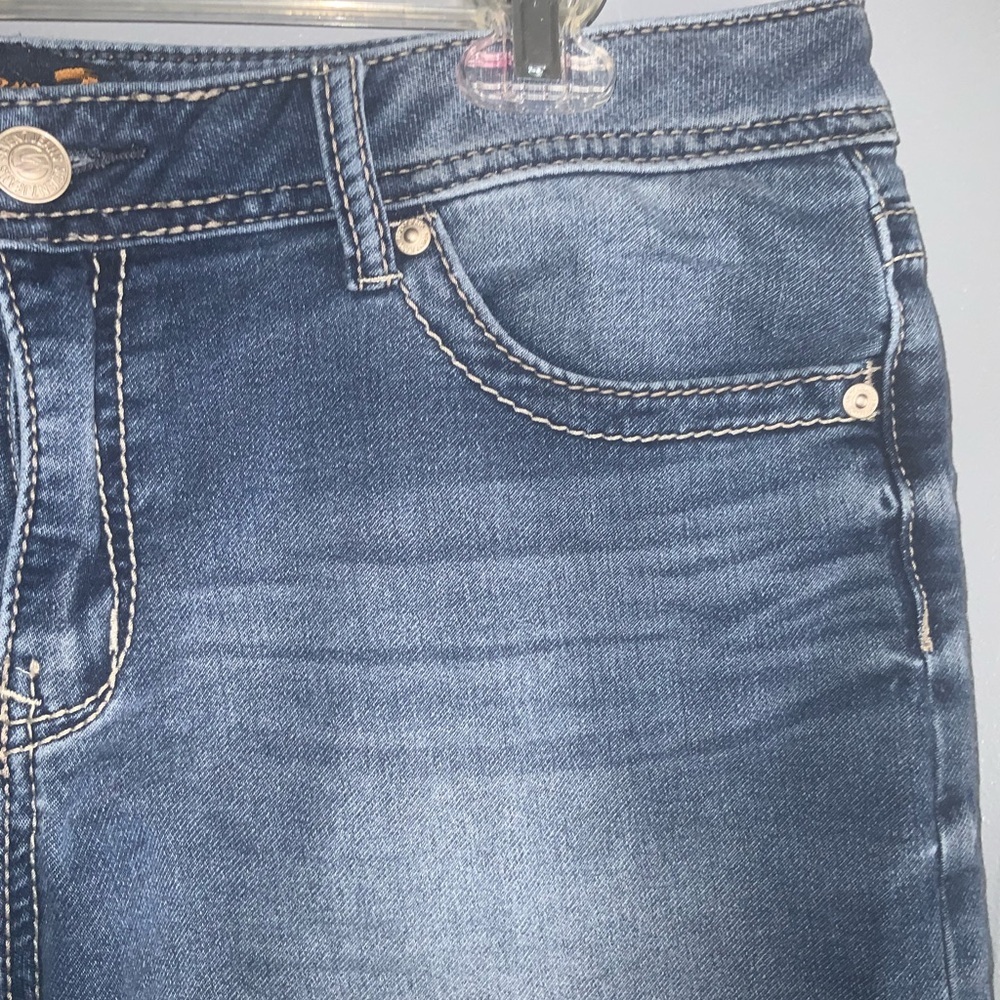 Seven7 Blue Faded Denim Mid Rise Straight Hem Shorts Size 14 - Picture 4 of 10